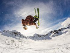 开云体育中国-德甲争冠夜，法比尼奥化身中场之锚，一次满分背后的战术哲学与个人救赎