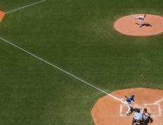 开云官网-十年饮冰，此火燎原，当库里凝视广州队三年前那场逆转