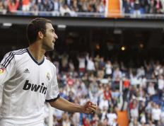 开云体育-足球史上最奇特的相遇，当巴西国家队在伯纳乌掀翻皇马