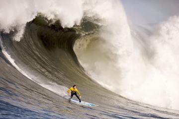 开云体育APP下载-当艺术足球的DNA对决，阿森纳的闪电风暴轻取米兰，但今夜高光属于伪莱万？