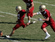 开云体育官方网站-从蒙特卡洛的红土滑落到温布尔登的草地封神，阿尔卡拉斯如何用一场绝杀完成双重救赎