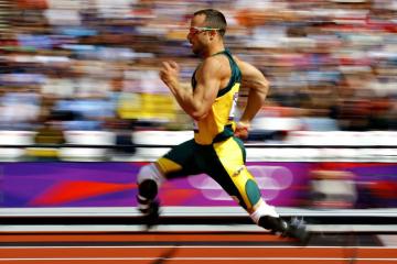 开云官方app入口-为了紧扣唯一性，我设计了一个跨越时空的叙事角度