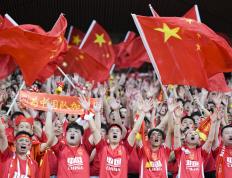 开云体育入口-热闹赛场！中国足球队表现强劲，取得胜利