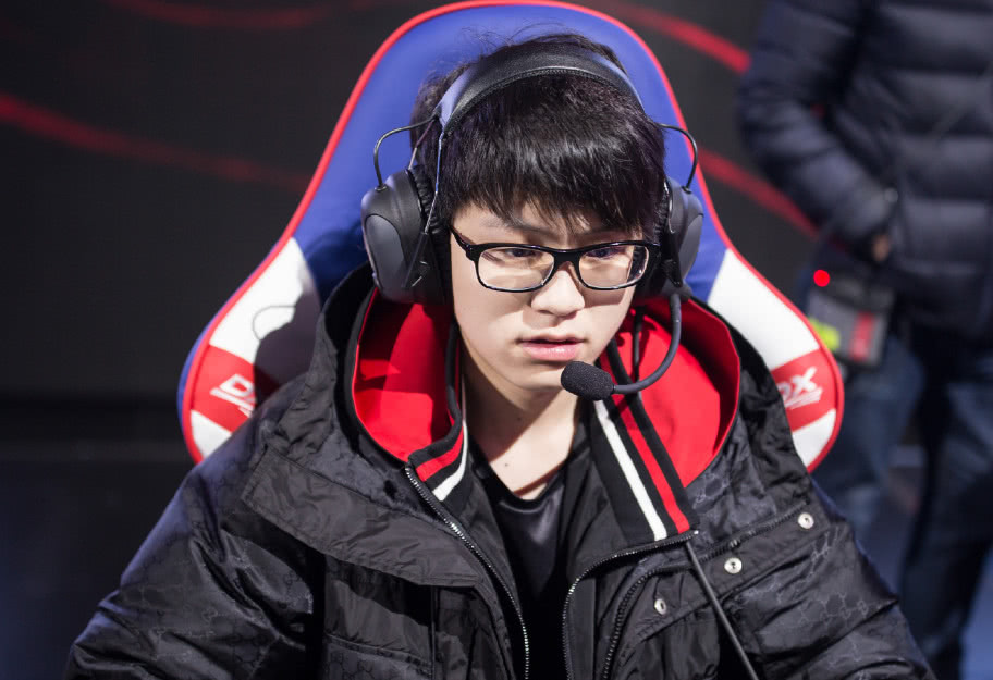 开云平台-包含NS险胜KT,Meiko打出惊人五杀峡谷大战2025世界赛,强势挺进下一轮的词条