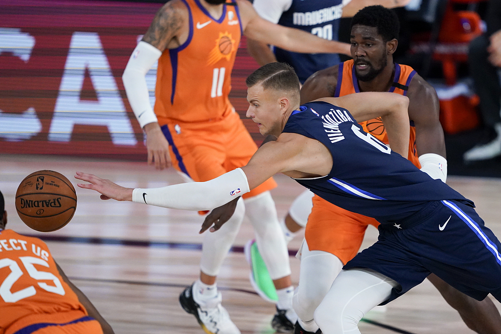 开云体育app-独行侠队险胜黄蜂队，卢比奥表现出色