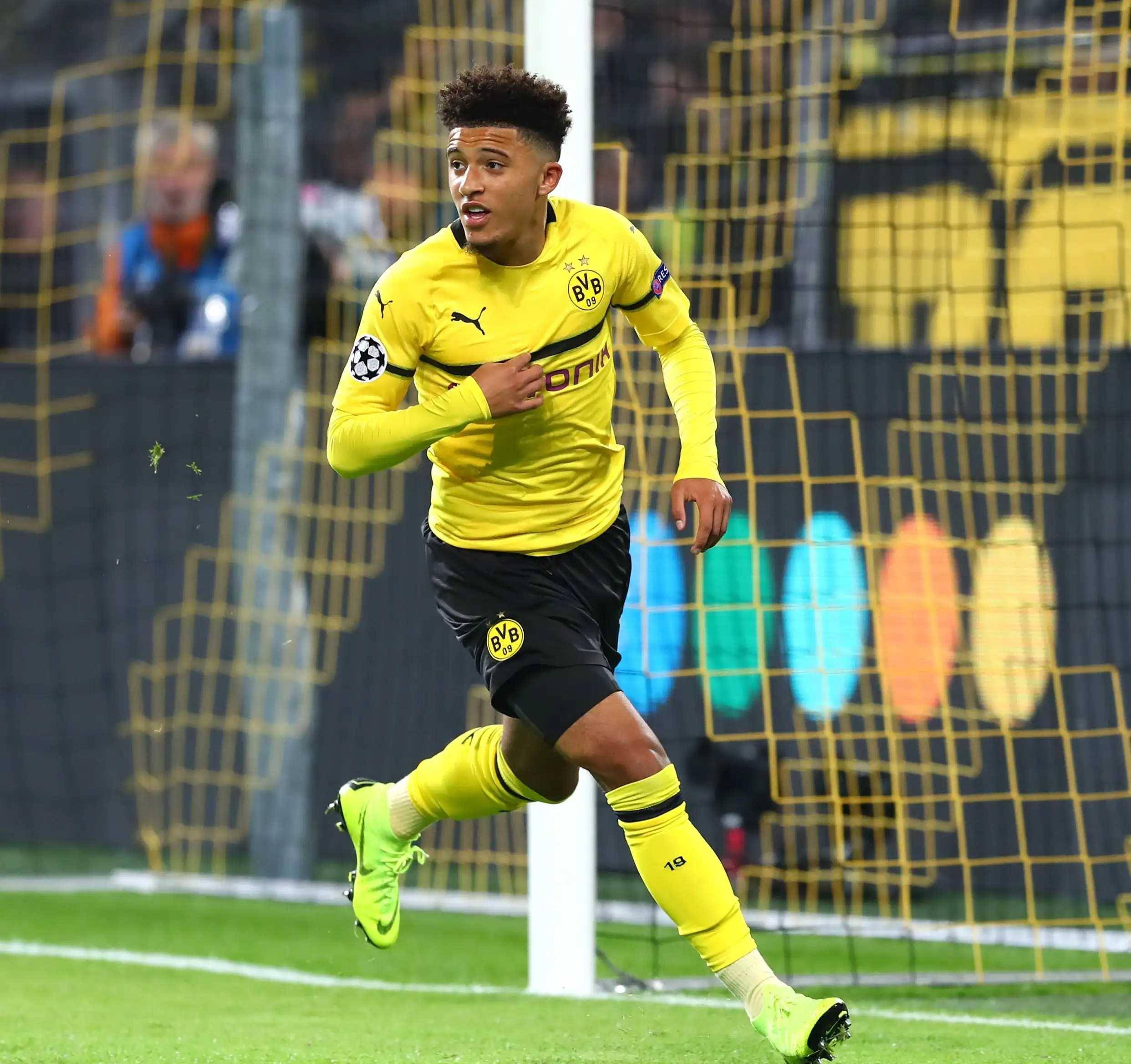 开云APP-包含多德蒙足球俱乐部防守稳固，瞄准战果的词条