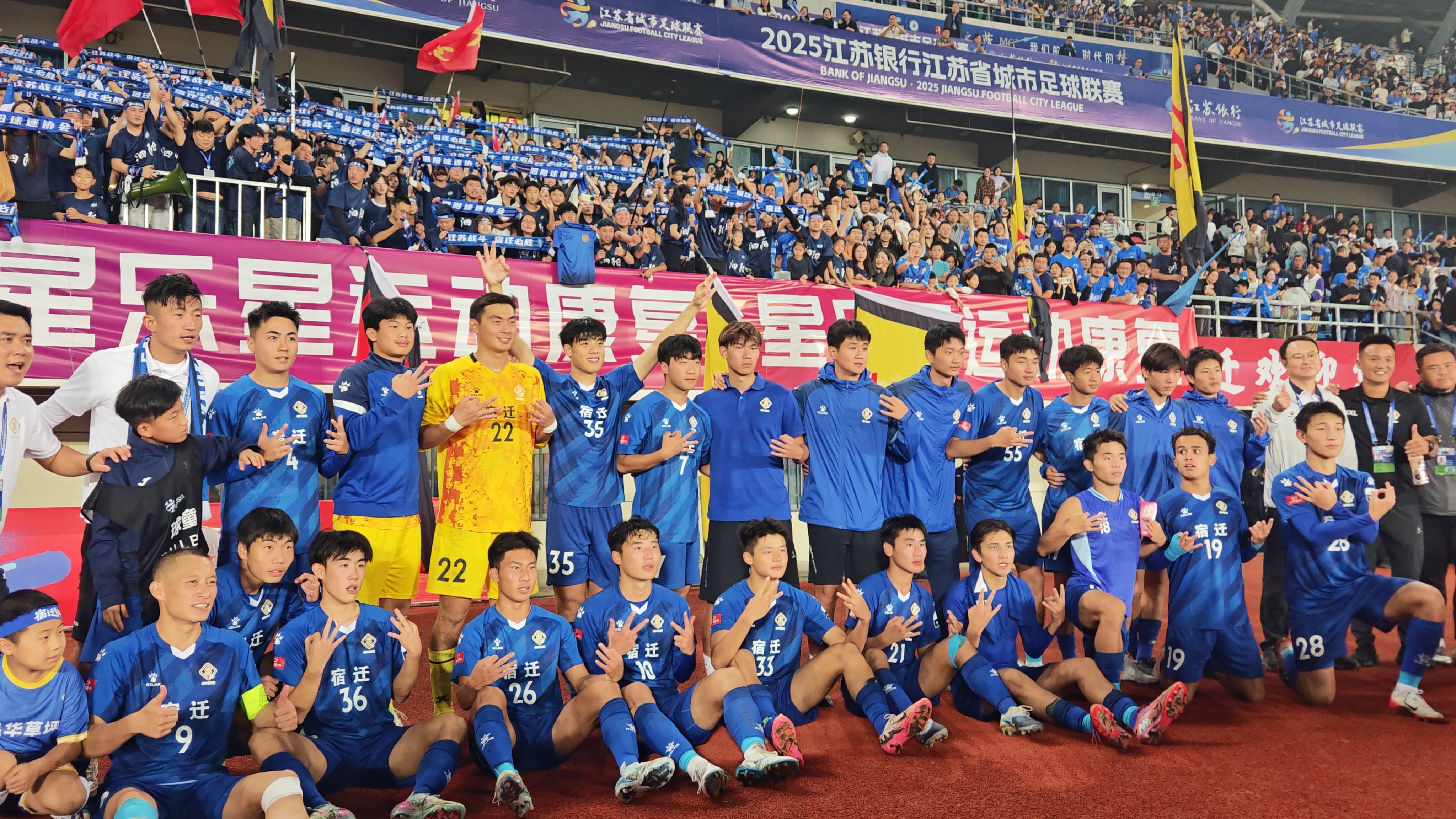 开云体育-顶级球员连续砍下+得分，率队取得关键胜利