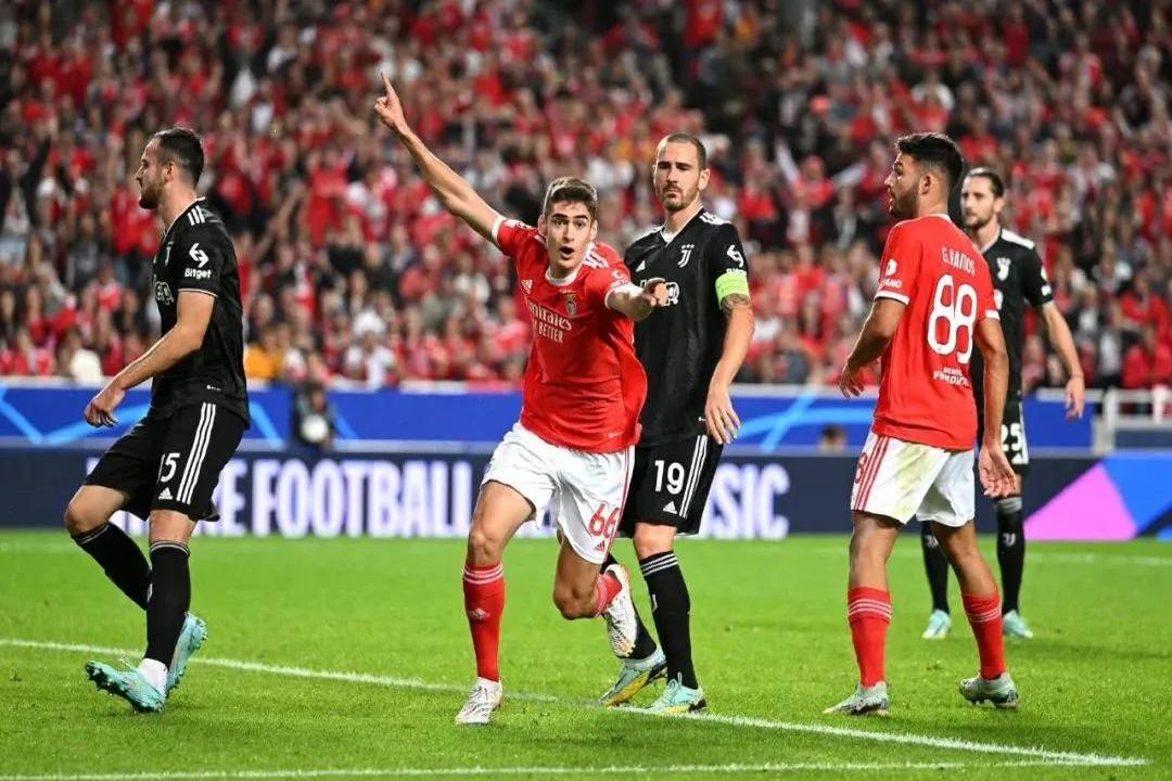 开云下载-摩纳哥客场击败波尔多，豪夺冠军