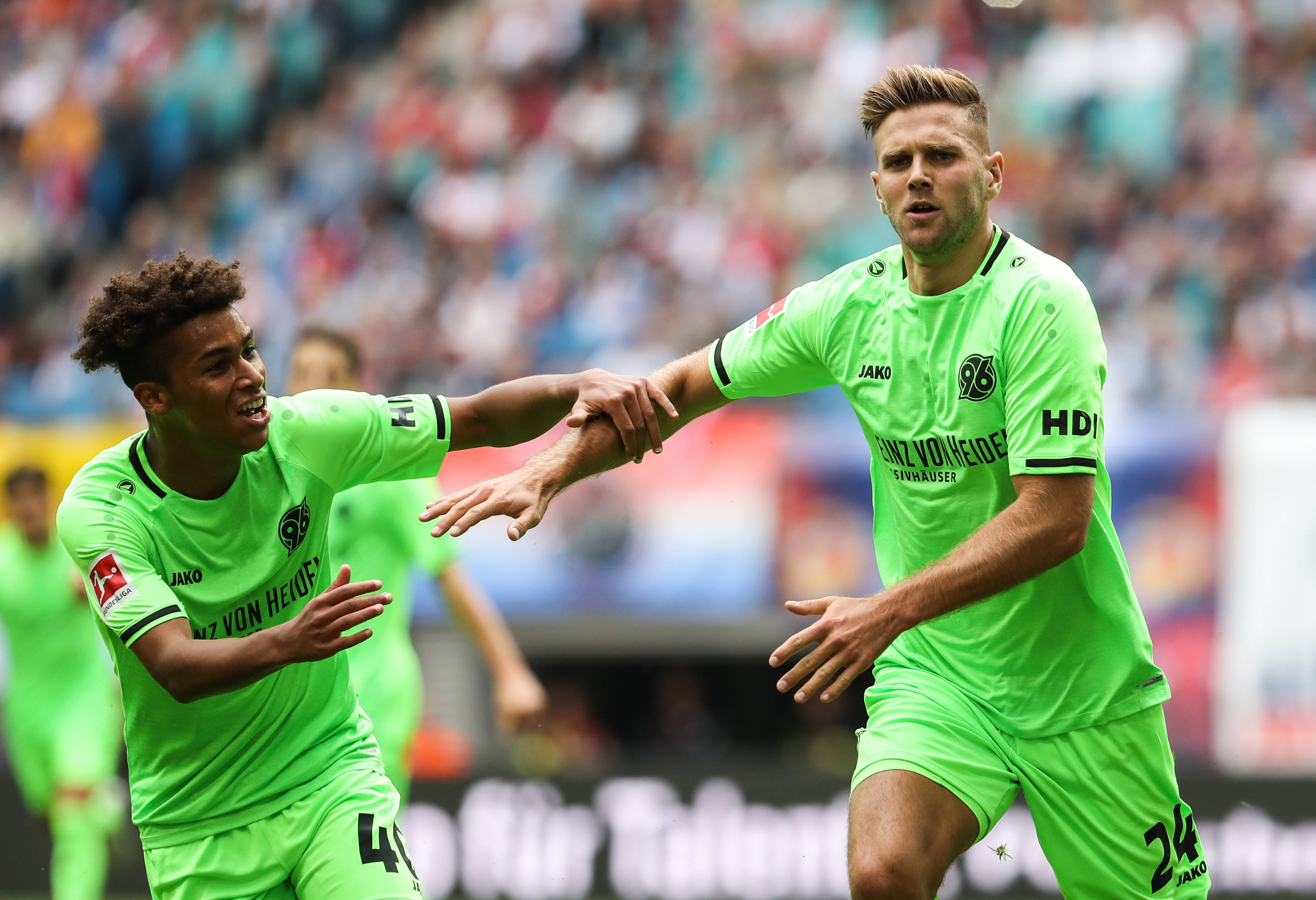 开云官方app入口-沙尔克04在客场遭遇失利惨败