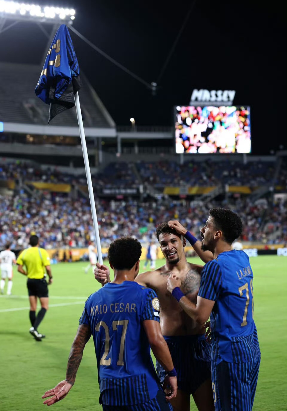 开云体育-德国轻取巴萨，阿圭罗扛起全队