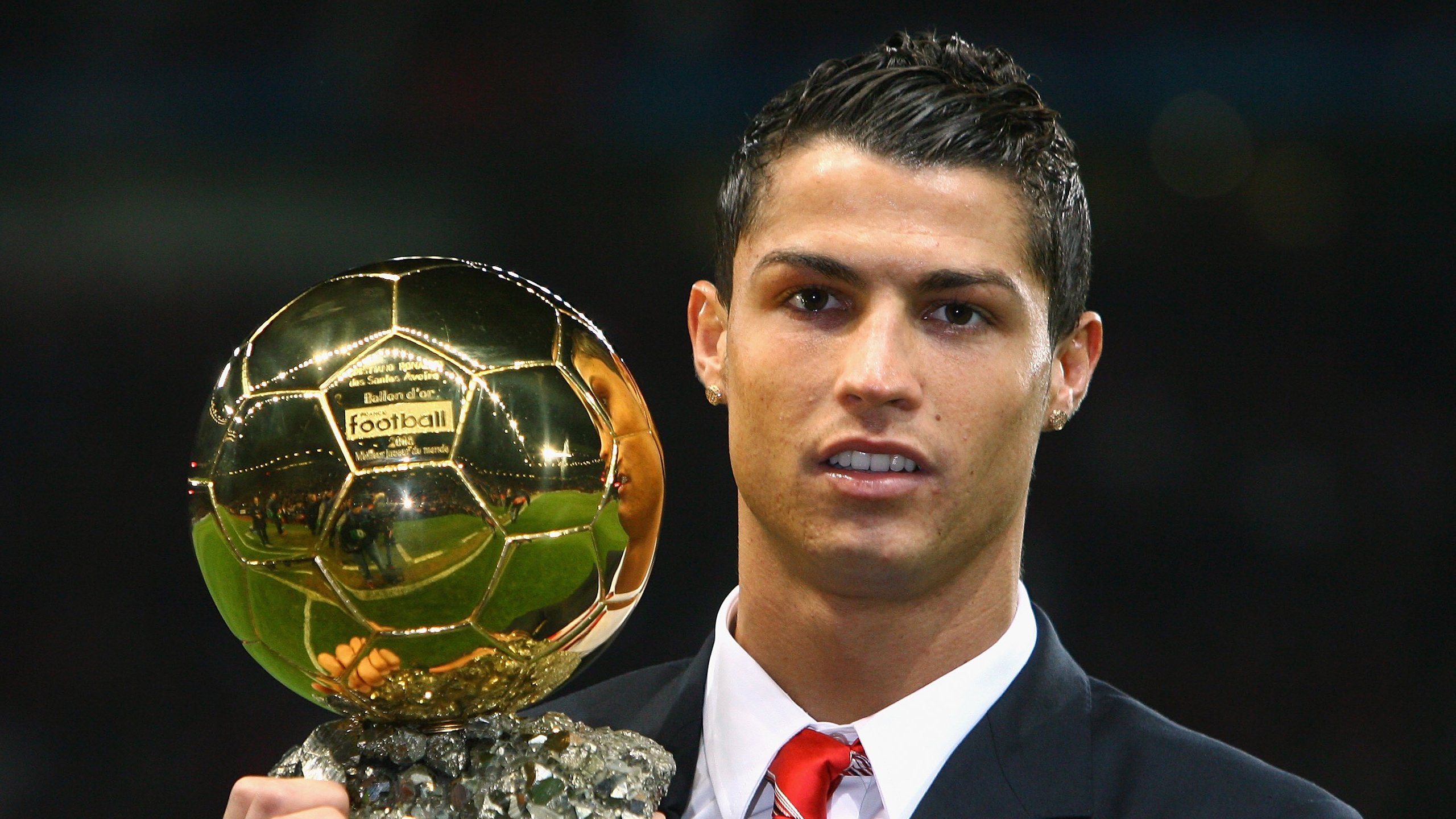 开云体育下载-逆流而上的独舞者，当绿茵场的绝地反击，遇见乒乓台的不灭火焰